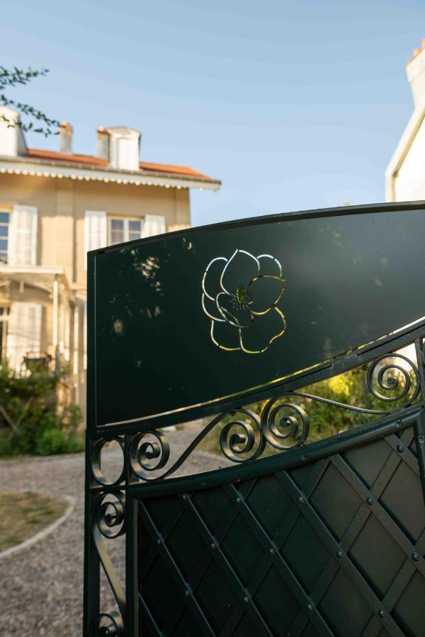 Bed and Breakfast Le Parc Du Magnolia Montbéliard Exterior foto